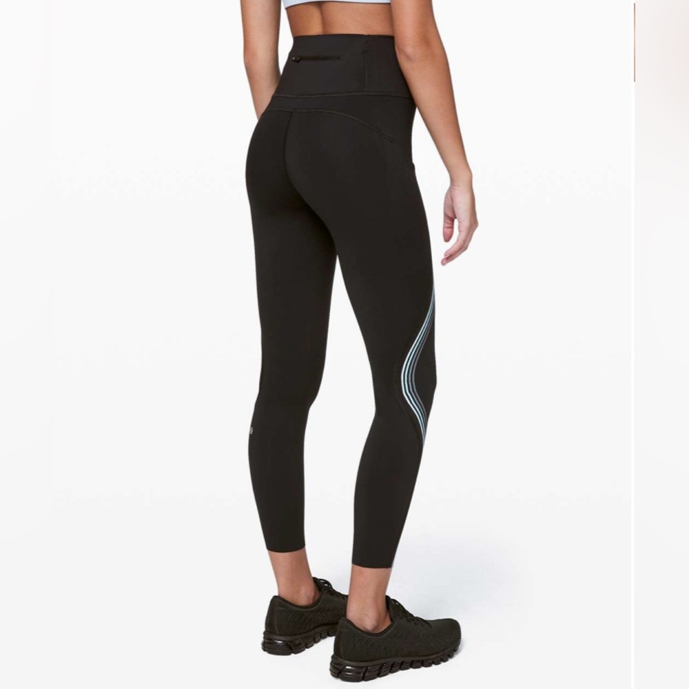 SOLD Lululemon Speed Light Tight 25" in Black Size 4 - Picture 3 of 7